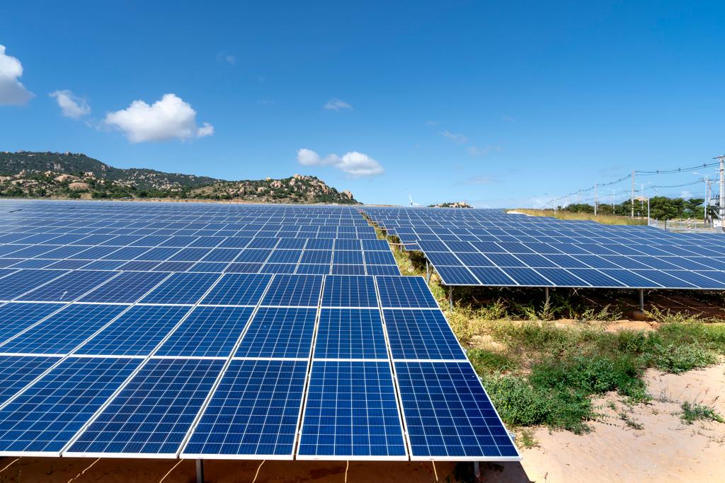Paneles solares para la protección ambiental según la Ley 21/2013 de evaluación ambiental Coproyma